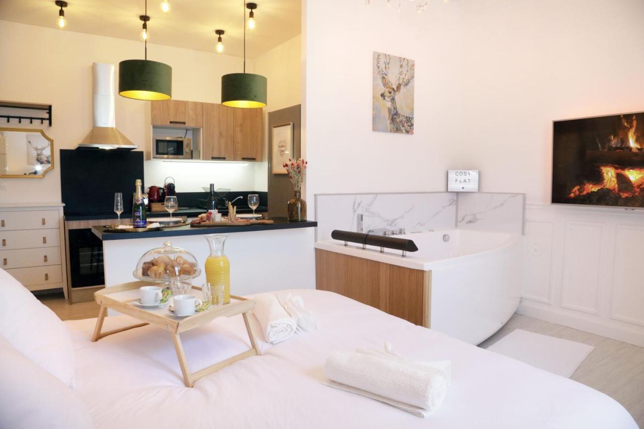 La Marquise - Cosy Flat - Jacuzzi - Senlis Apartment