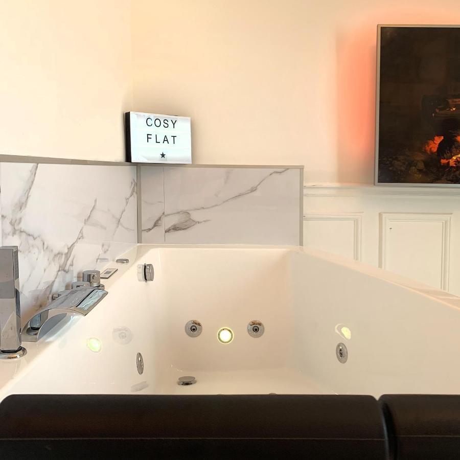 La Marquise - Cosy Flat - Jacuzzi - Senlis Apartment