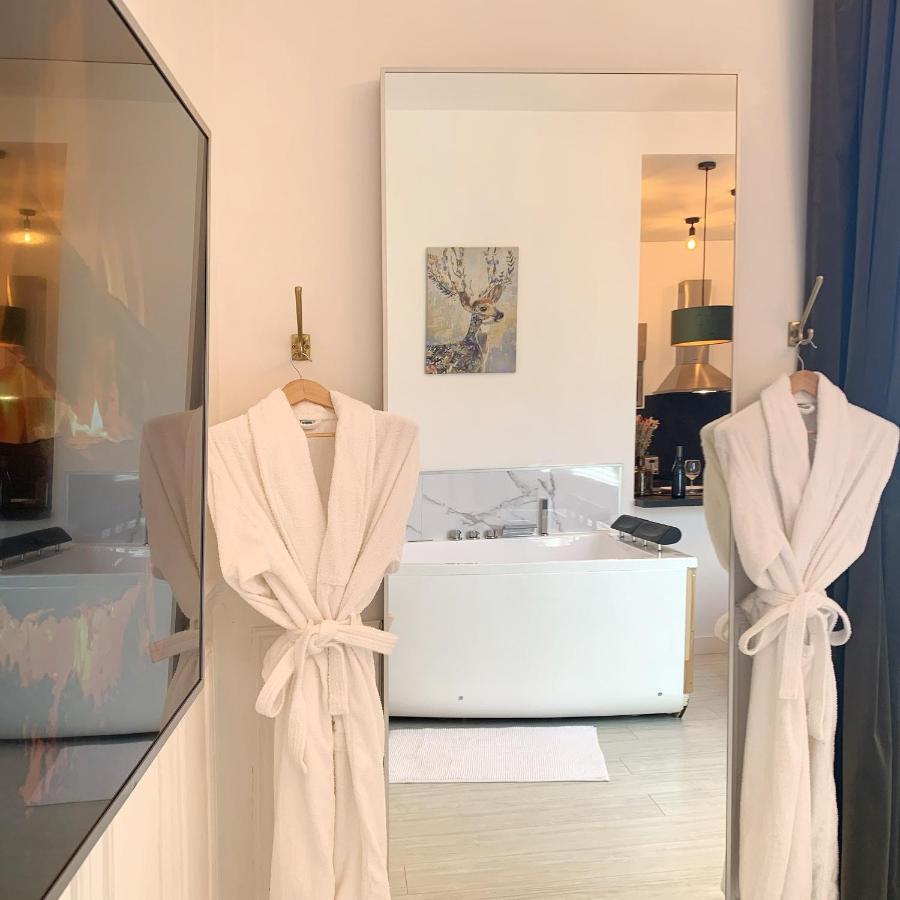 La Marquise - Cosy Flat - Jacuzzi - Senlis Apartment *